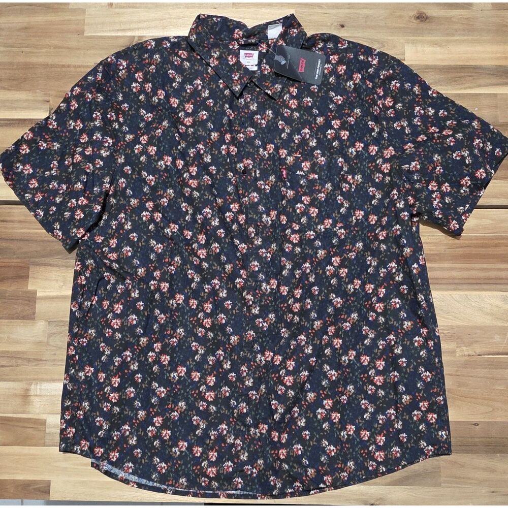 NWT Levi's Men's Short Sleeve Floral Print Button-Down Shirt